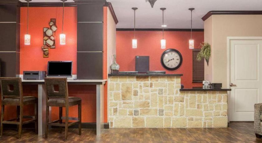 Super 8 By Wyndham Mansfield La Hotel Exterior foto