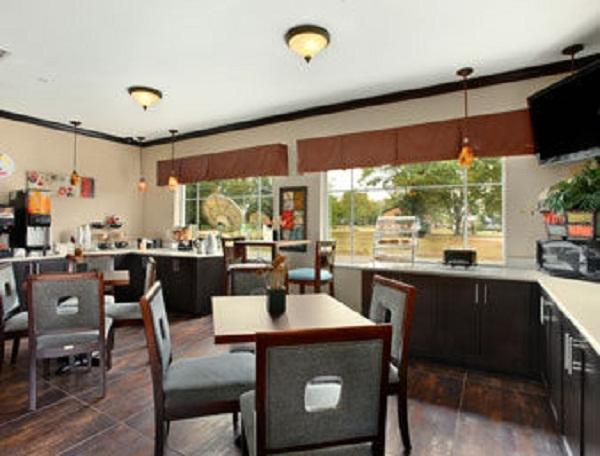 Super 8 By Wyndham Mansfield La Hotel Restaurant foto